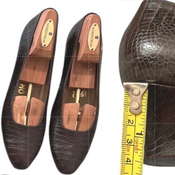 Perfect Looking Top!  Salvatore Ferragamo Croc Embossed Low Heel Shoes Wmns 7.5 - Picture 1 of 9
